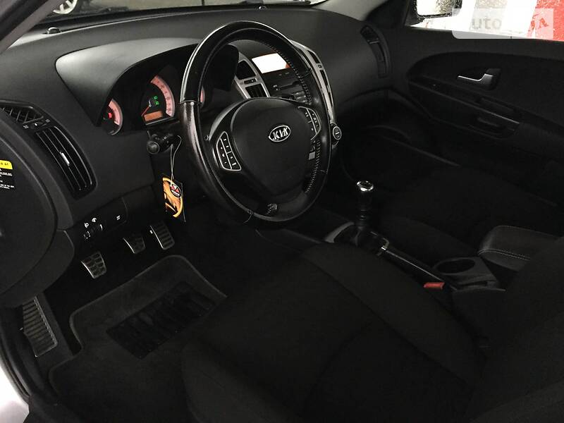 Хетчбек Kia Ceed 2009 в Стрию