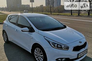 Хетчбек Kia Ceed 2013 в 