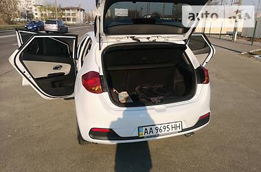 Хетчбек Kia Ceed 2013 в 