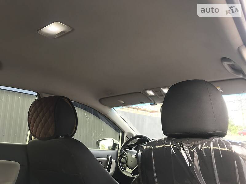 Хетчбек Kia Ceed 2013 в Дніпрі фото 15 Хетчбек Kia Ceed 2013 в Дніпрі