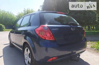 Хетчбек Kia Ceed 2008 в 