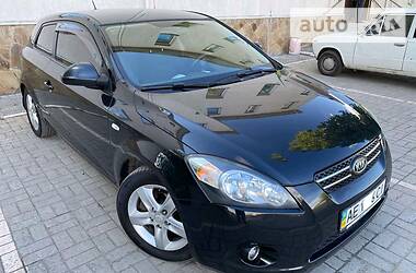 Купе Kia Ceed 2009 в 
