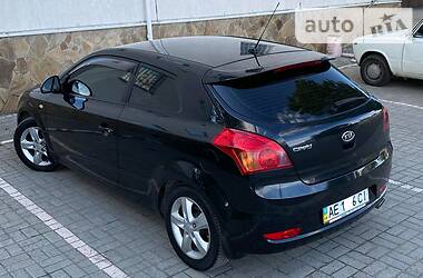 Купе Kia Ceed 2009 в 