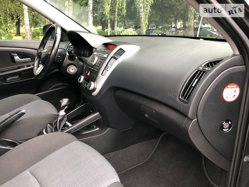 Хетчбек Kia Ceed 2009 в Рівному