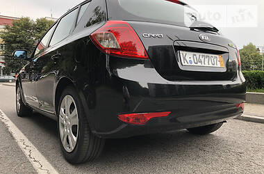 Хэтчбек Kia Ceed 2009 в 