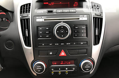 Хэтчбек Kia Ceed 2009 в 