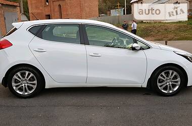 Хэтчбек Kia Ceed 2013 в 