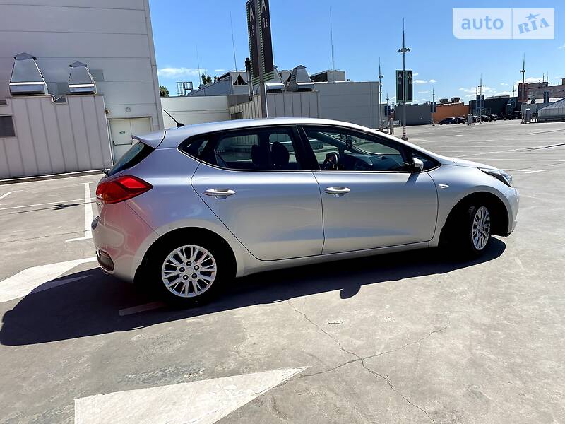 Хетчбек Kia Ceed 2012 в Києві