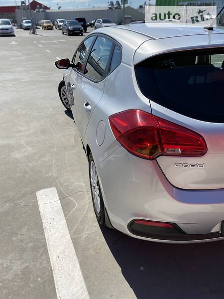 Хетчбек Kia Ceed 2012 в Києві
