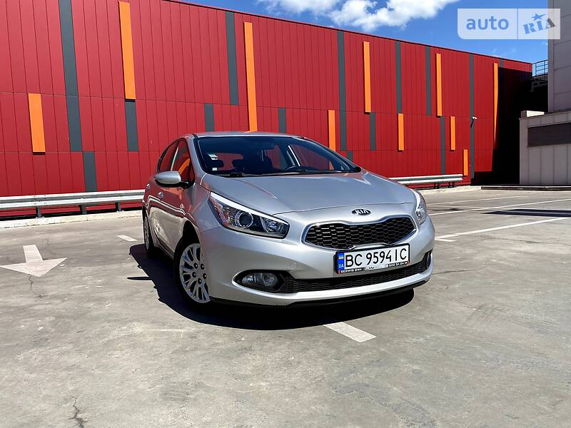 Хетчбек Kia Ceed 2012 в Києві