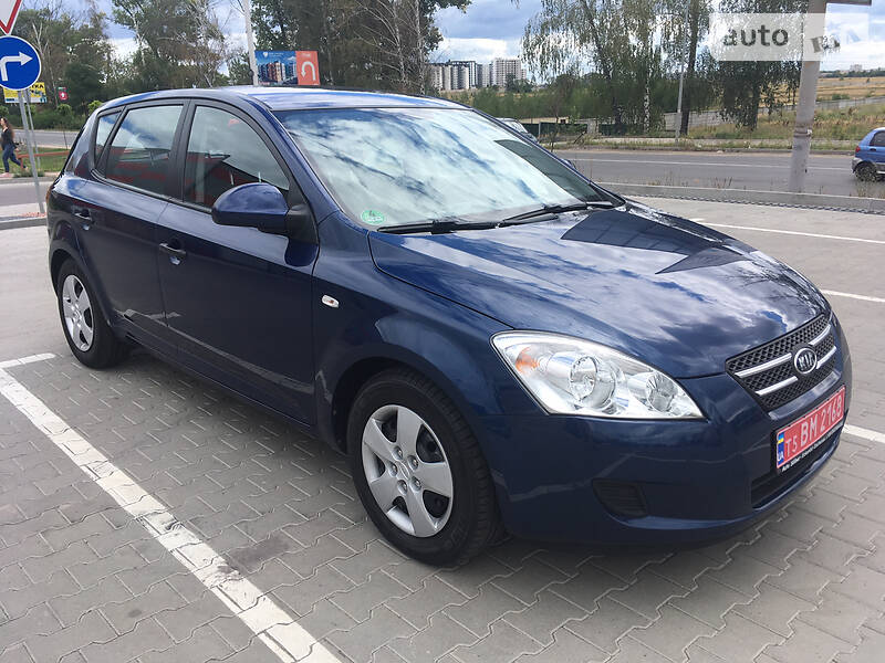 Хетчбек Kia Ceed 2009 в Києві фото 2 Хетчбек Kia Ceed 2009 в Києві
