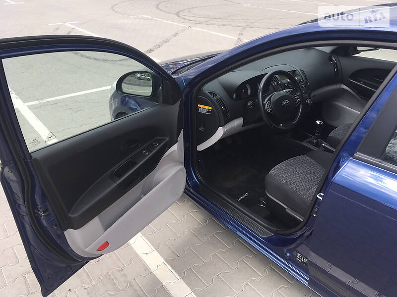 Хетчбек Kia Ceed 2009 в Києві фото 28 Хетчбек Kia Ceed 2009 в Києві