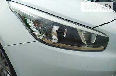Хэтчбек Kia Ceed 2015 в 