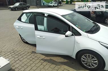 Хэтчбек Kia Ceed 2015 в 