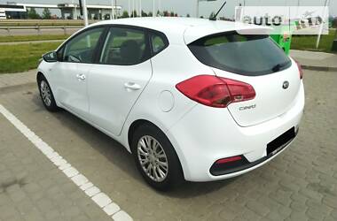Хэтчбек Kia Ceed 2015 в 