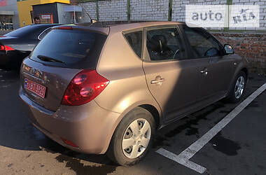 Хэтчбек Kia Ceed 2009 в Нежине