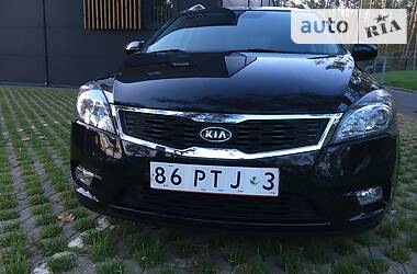 Универсал Kia Ceed 2010 в Буче