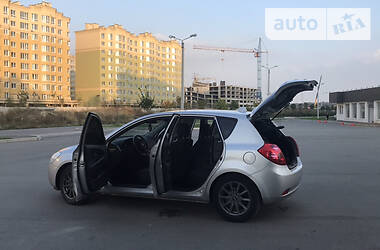 Хэтчбек Kia Ceed 2007 в Киеве