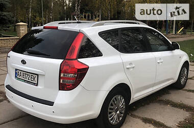 Седан Kia Ceed 2008 в Кривом Роге