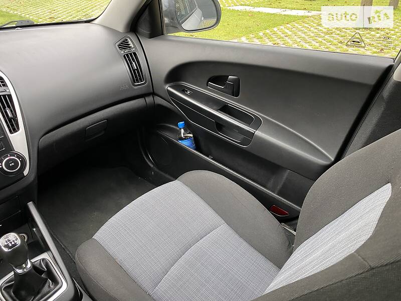 Універсал Kia Ceed 2010 в Бучі
