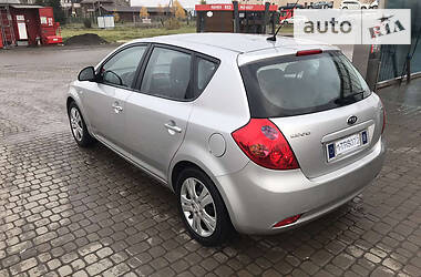 Хэтчбек Kia Ceed 2009 в Львове