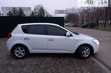 Хэтчбек Kia Ceed 2007 в Херсоне