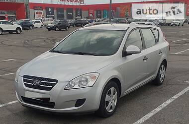 Универсал Kia Ceed 2008 в Дубровице