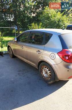 Хэтчбек Kia Ceed 2007 в Ирпене