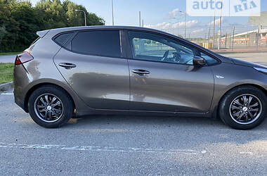 Хэтчбек Kia Ceed 2013 в Львове