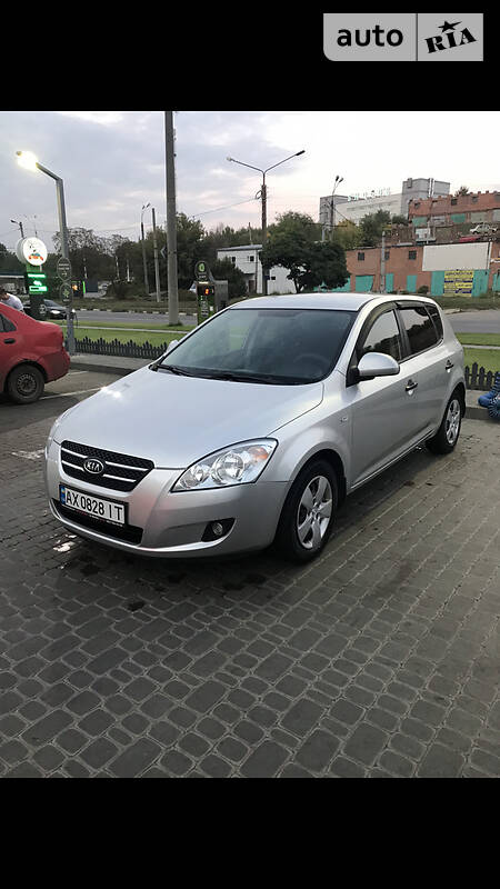 Хэтчбек Kia Ceed 2008 в Харькове