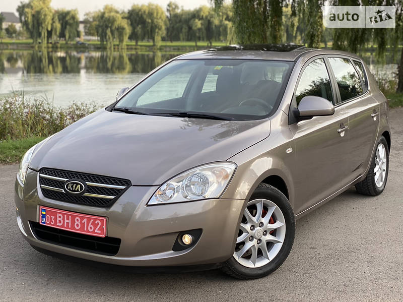 Хэтчбек Kia Ceed 2008 в Ровно