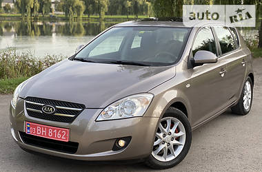 Хэтчбек Kia Ceed 2008 в Ровно