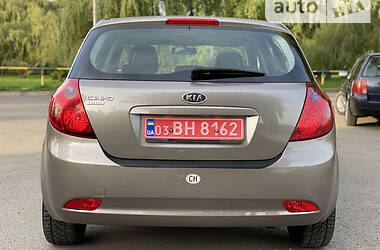 Хэтчбек Kia Ceed 2008 в Ровно