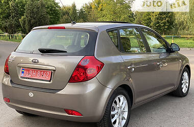 Хэтчбек Kia Ceed 2008 в Ровно