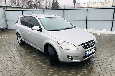 Универсал Kia Ceed 2008 в Ровно