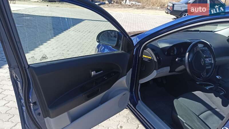 Универсал Kia Ceed 2008 в Стебнику