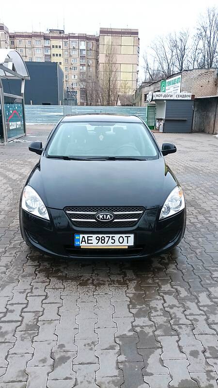 Хэтчбек Kia Ceed 2008 в Кривом Роге