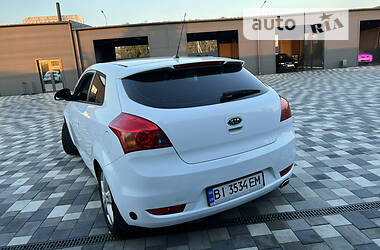 Купе Kia Ceed 2008 в 