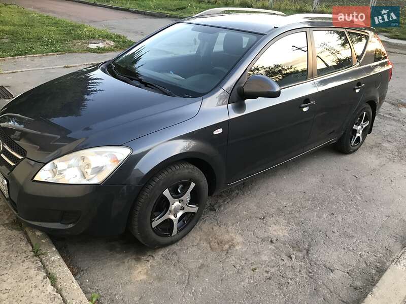 Універсал Kia Ceed 2008 в Острозі