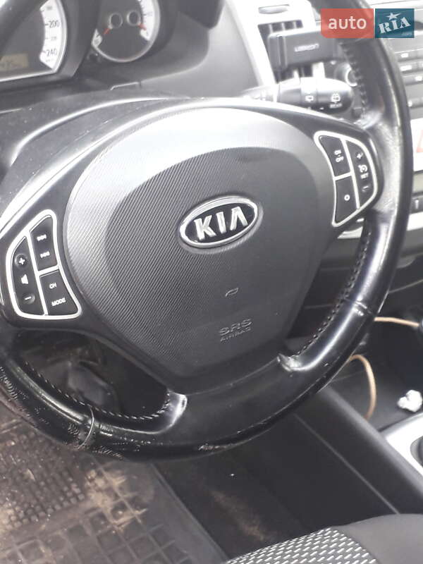 Хэтчбек Kia Ceed 2008 в Тростянце