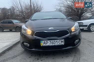 Хэтчбек Kia Ceed 2013 в Запорожье