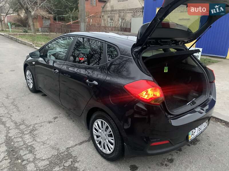 Хетчбек Kia Ceed 2013 в Запоріжжі