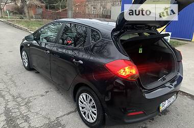 Хэтчбек Kia Ceed 2013 в Запорожье