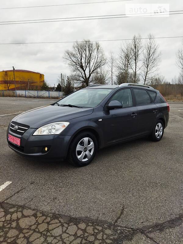 Універсал Kia Ceed 2008 в  фото Універсал Kia Ceed 2008 в