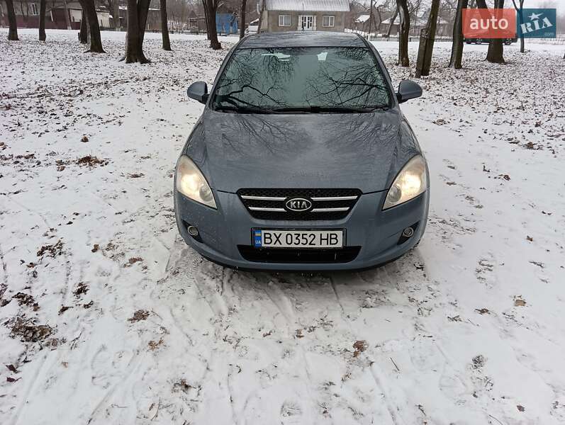 Хетчбек Kia Ceed 2009 в Хмельницькому