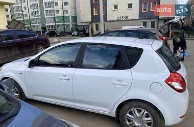 Хетчбек Kia Ceed 2010 в Чернівцях