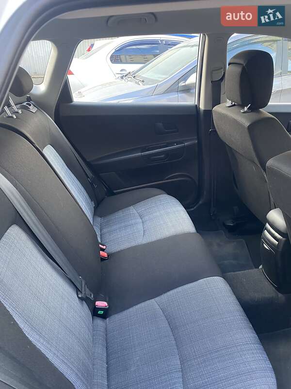 Хэтчбек Kia Ceed 2010 в Черновцах