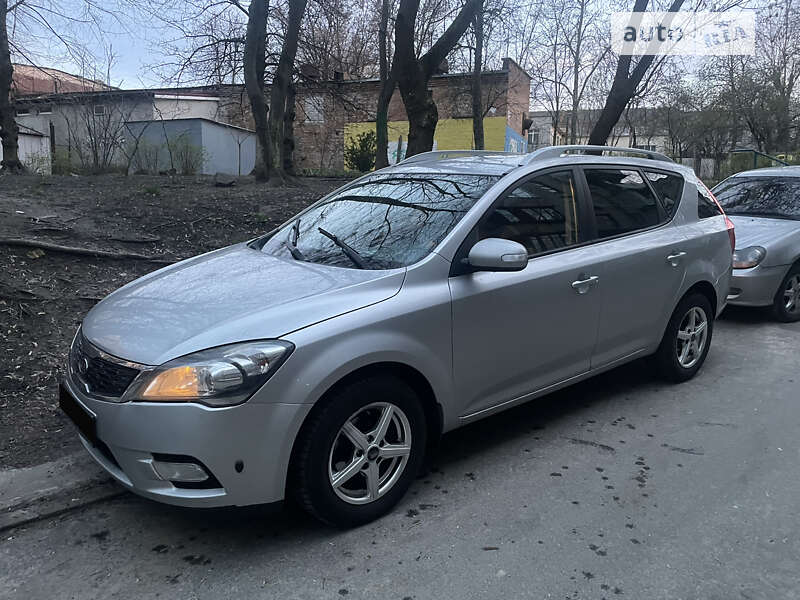 Универсал Kia Ceed 2010 в Киеве