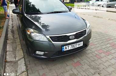 Универсал Kia Ceed 2010 в Бурштыне