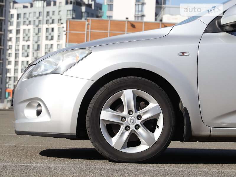 Хетчбек Kia Ceed 2008 в Києві